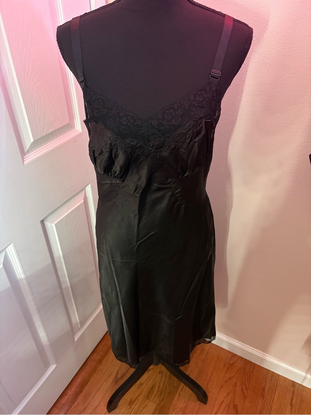 Vintage barbizon Black Satin Lace-Trim Slip